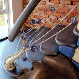 Перила «Ирисы на кованой лестнице»